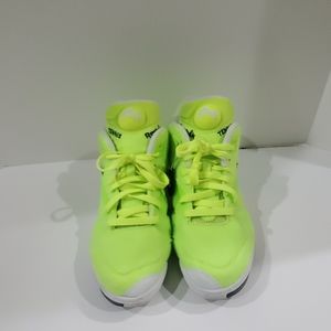 Reebok Victory pump felt